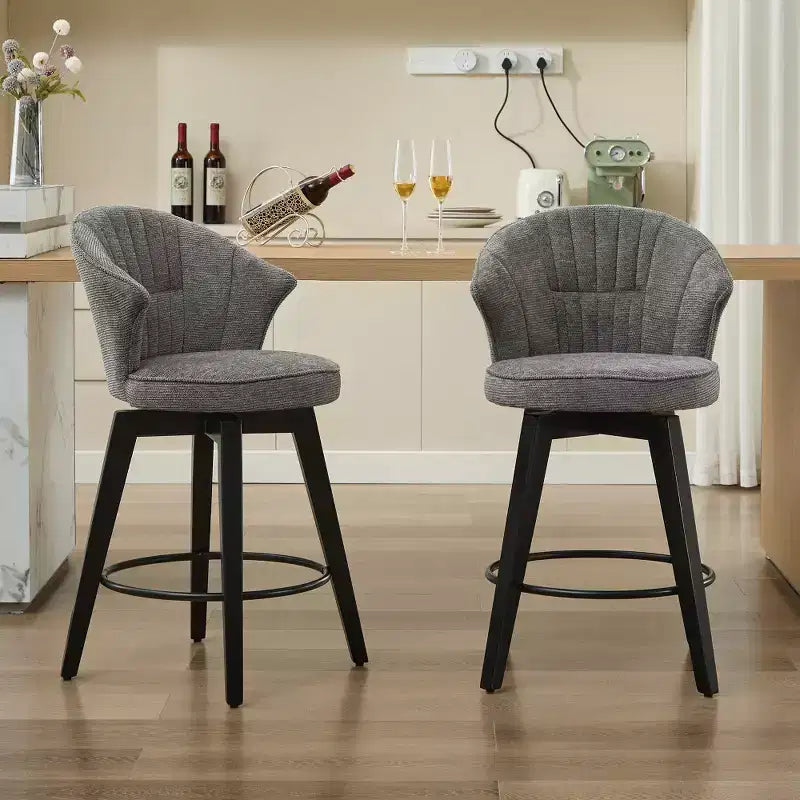 Sgabelli da bar girevoli Wingback 25 con rivestimento in ciniglia, gambe in legno e altezza regolabile